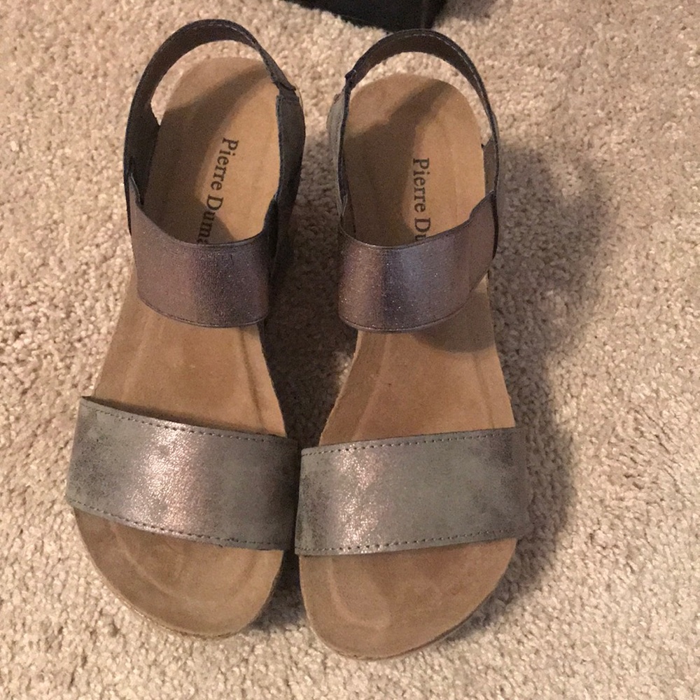 Pierre Dumas Wedges